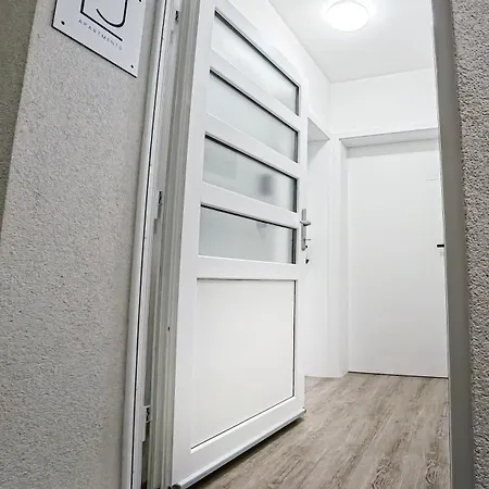 Lj -