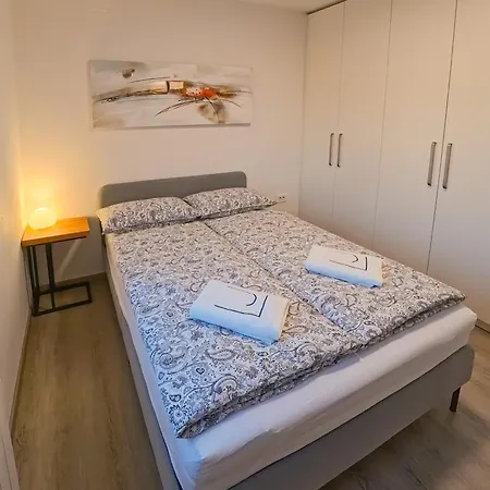 Lj - * Sempeter pri Gorici