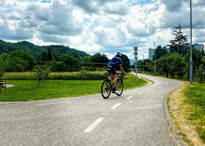 Lj - * Šempeter pri Gorici